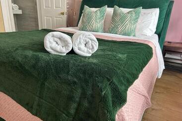 مبيت وإفطار The Lily Pad Self Contained, Private Entrance And Free Parking