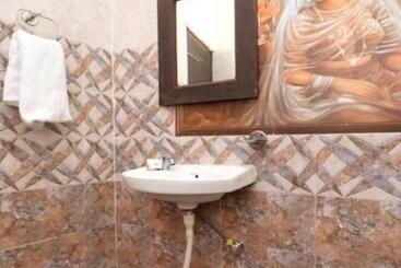 Отель 7 Inn By Wb Inn