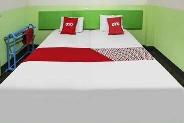 فندق Oyo 90825  Lizha 2