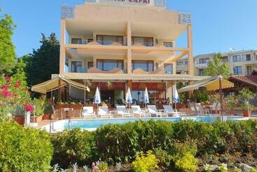 فندق Capri