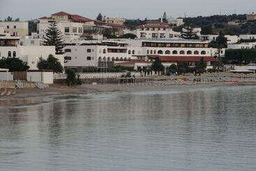 아파트호텔 Aris Studios