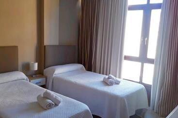 فندق فئة نجمة واحدة Alojamiento Catamarán