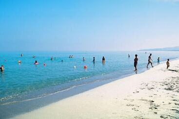 Отель Camping Village Li Nibari