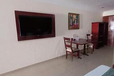 Отель Confort Plaza