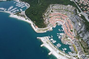 בית מלון כפרי Tivoli Portopiccolo Sistiana Wellness Resort & Spa