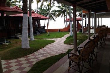 酒店 Woodhouse Beach Resort