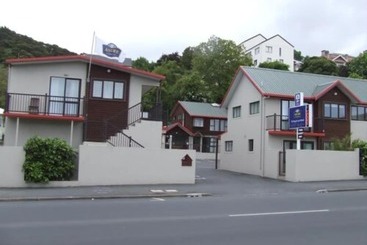 آپارتمان 755 Regal Court Motel