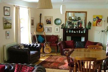 تختخواب و صبحانه The Old Farmhouse Lelant