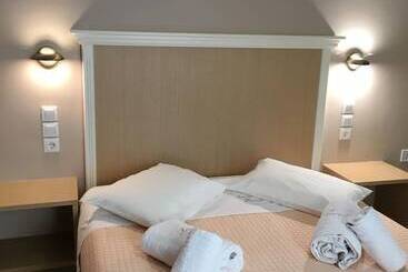 בית מלון כפרי Avra