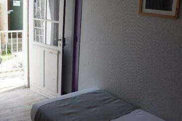 Le Pavillon Bleu Hotel Restaurant