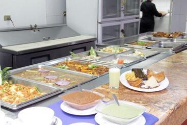 فندق Madan Cardenas