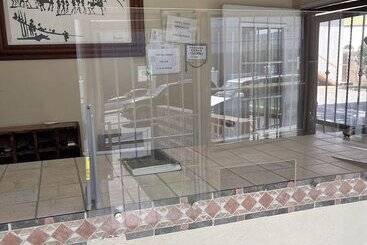 בית מלון כפרי Regis Consulado Ciudad Juarez