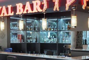 בית מלון כפרי Royal Ramblas Resort & Spa