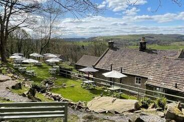 호텔 The Chequers Inn