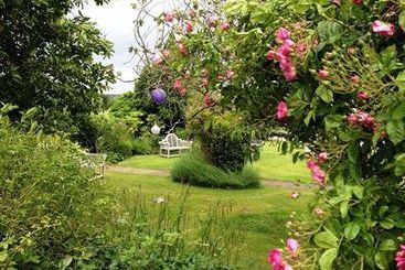 Huntstile Organic Farm