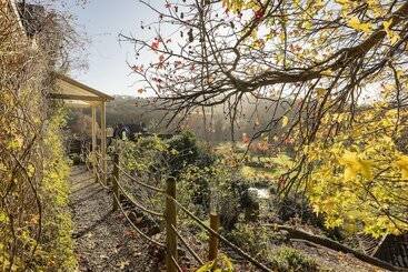 아파트 Tucking Mill View