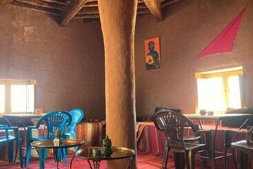 تختخواب و صبحانه Camp Sahara