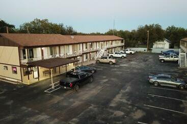 호텔 Executive Inn