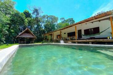 ホテル Wandari Lodge