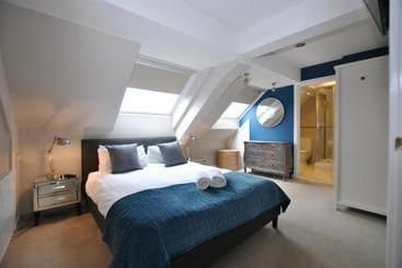 관광객 아파트 The Courtyard 2 Bedroom Apartments In Central Windsor With Parking