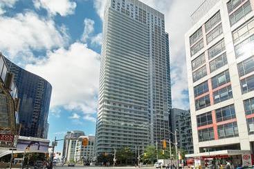 آپارتمان Atlas Suites  Cn Tower & Convention Centre Furnished Apart