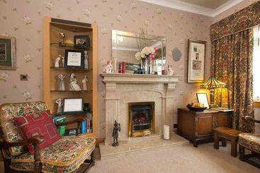 تختخواب و صبحانه Braeside House