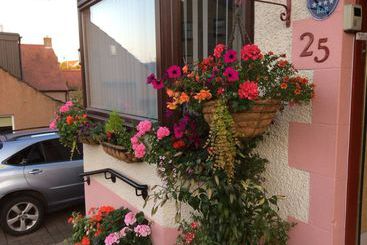 تختخواب و صبحانه Braeside House