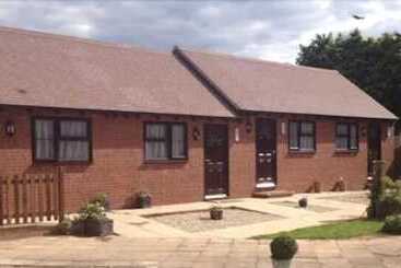 مبيت وإفطار Newent Golf Club And Lodges