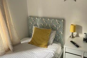 تختخواب و صبحانه The Chedburgh Guest House