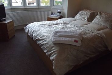 Broad Oaks B&b