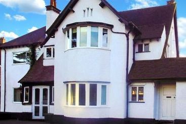 Broad Oaks B&b
