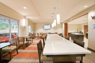 Holiday Inn Express Hotel & Suites Hot Springs, An Ihg