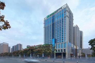 هتل Holiday Inn Express Baoji City Centre, An Ihg