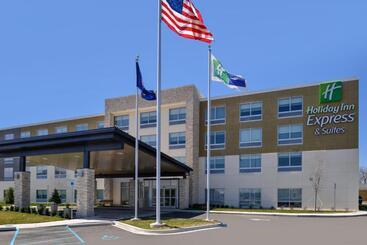 ホテル Holiday Inn Express & Suites Farmington Hills   Detroit, An Ihg