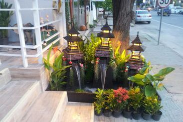 בית מלון כפרי Nantra Huahin