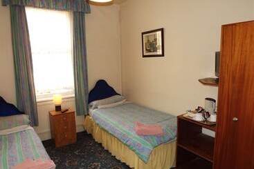 Отель The New Globe Inn