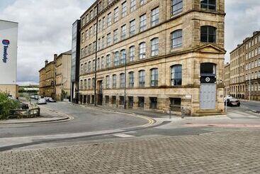 شقة Orchard & Avenue