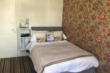 بنسيون Dene House