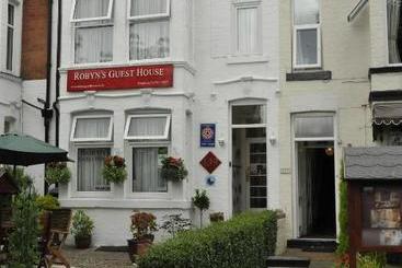 بنسيون Robyn's Guest House