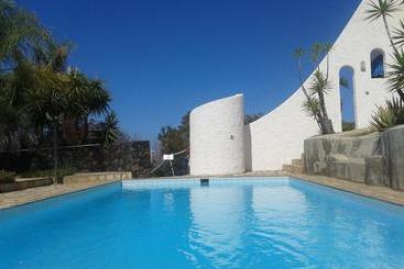 ツーリストアパートメント Residencial Casabela