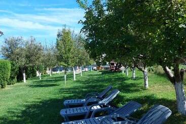 민박 Pensiunea La Mogan