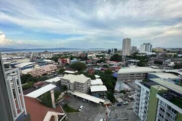 호스텔 Condo In Downtown Davao City