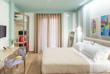 تختخواب و صبحانه Vemaga Luxury Stay In Pompeii