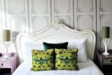 민박 Burlington Berties