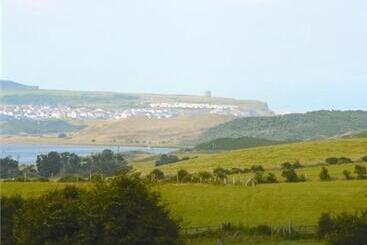 Bed and Breakfast Carnalbanagh House