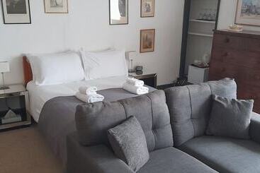 ベッドアンドブレックファースト The Old Court House Guest House