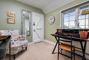 Crazy Fox Hurley Boutique B&b