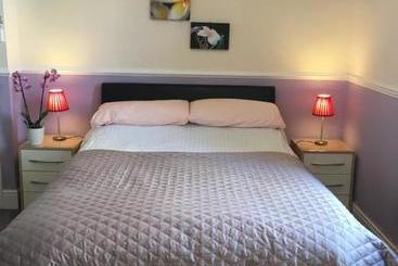 هتل Adelphi Guest House