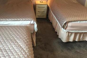 هتل Adelphi Guest House