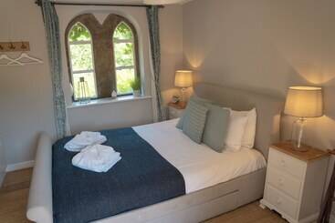 בית מלון כפרי Castle At Edgehill